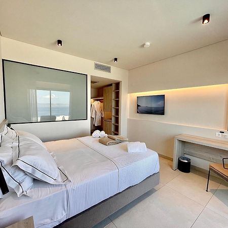 Eleia Seafront Rooms & Villas 페트라 외부 사진